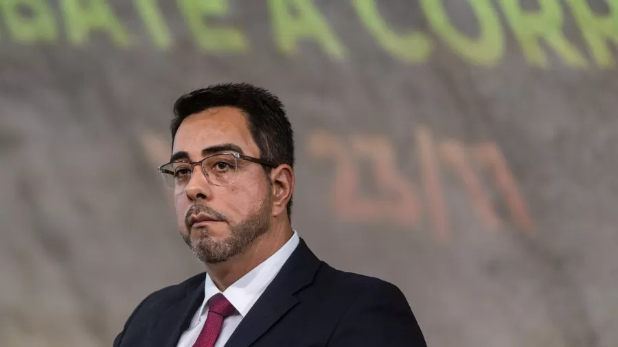 CNJ aposenta juiz Marcelo Bretas por conduta irregular na Lava Jato do RJ