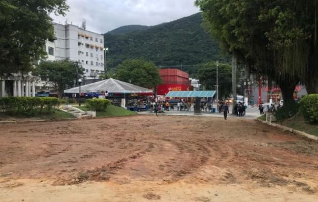 Praça Fonseca Portela, no Centro de Rio Bonito, passa por reforma para garantir acessibilidade