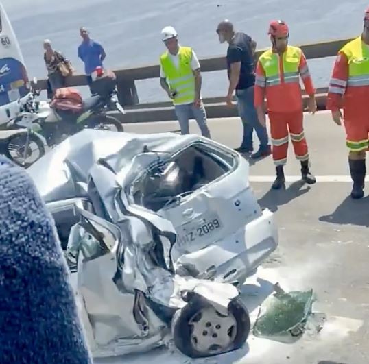 Colisão na Ponte Rio-Niterói causa congestionamento e mobiliza equipes de resgate