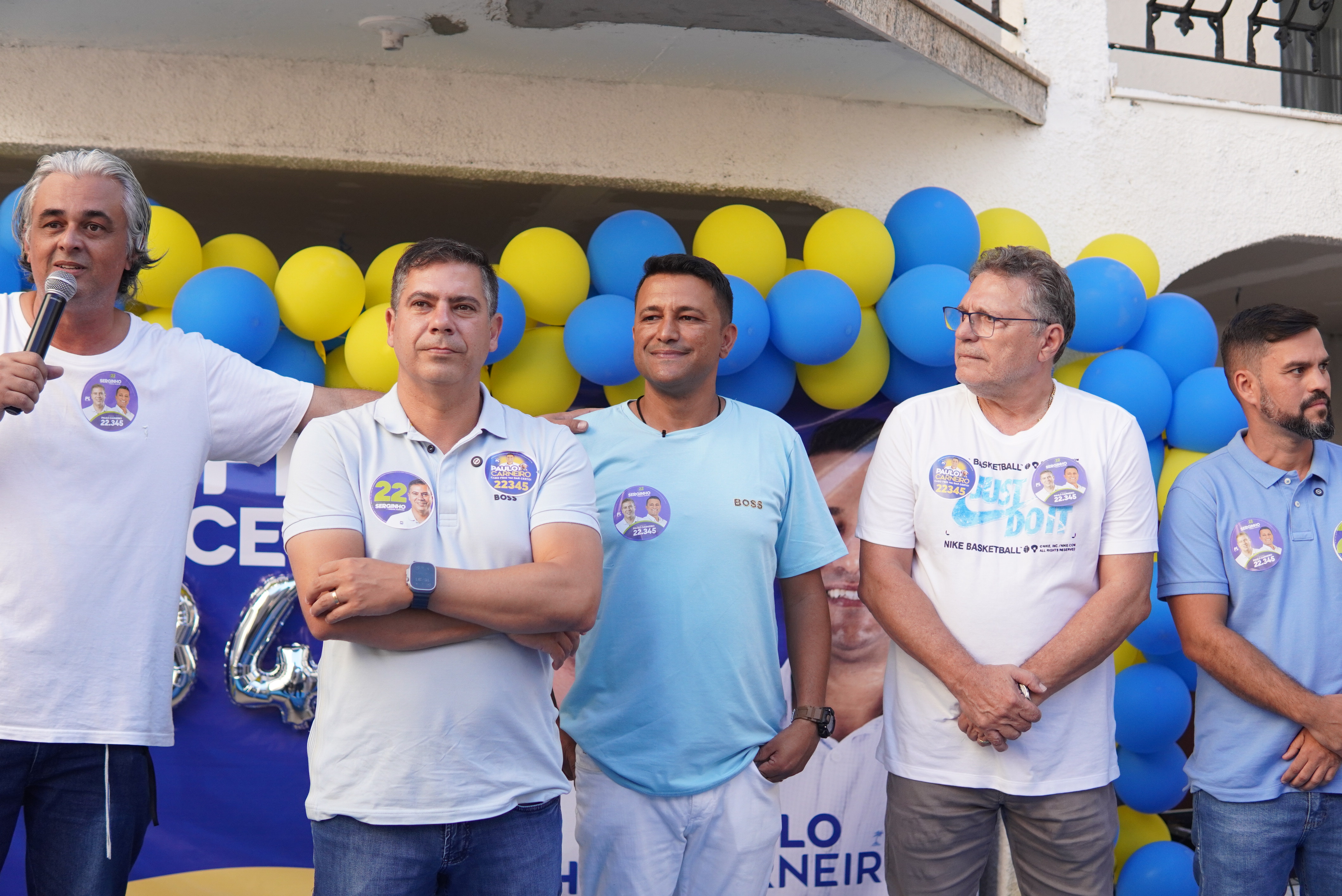 Lívio Campos, locutor do evento, Dr. Serginho (PL), Paulo Carneiro (PL), José Augusto Nalin (PL) e Miguel Alencar (UNIÃO). - Foto: Ascom Paulo Carneiro