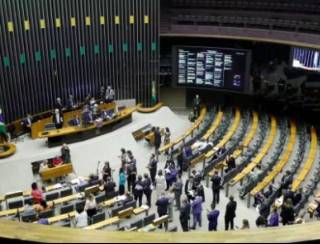 Proposta para reduzir jornada de trabalho ganha força no Congresso Nacional