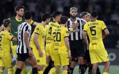 Conmebol transfere semifinal entre Peñarol e Botafogo para o Estádio Centenário em Montevidéu