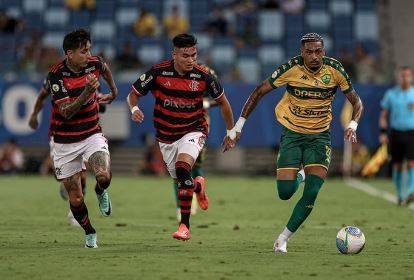 Flamengo vira sobre Cuiabá no fim; Grêmio arranca empate contra Juventude